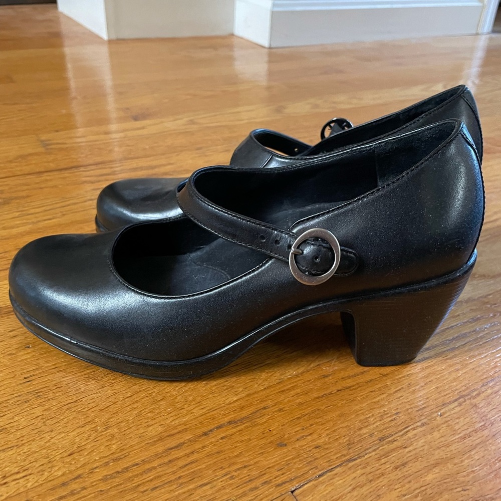 Dansko Heels - like new
